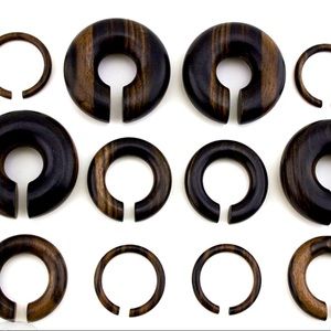 6G wooden hoops - NWT